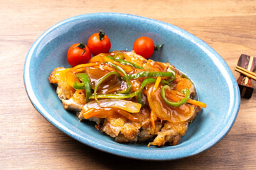 優しい味わい、秋鮭の甘酢あんかけ